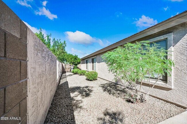 Building Photo - 6893 W Firebird Dr