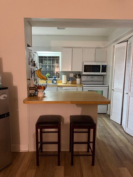 Building Photo - 3424 W Lemon St