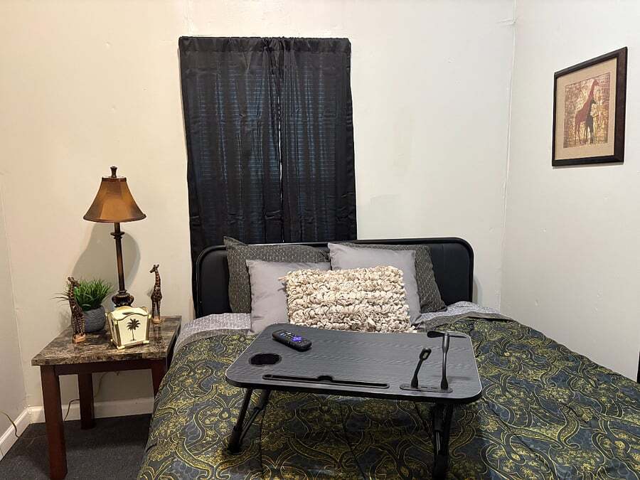 Bedroom 3 $1000 - 704 Lavinia St