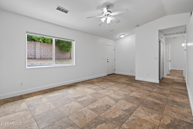Building Photo - 4902 W Crocus Dr