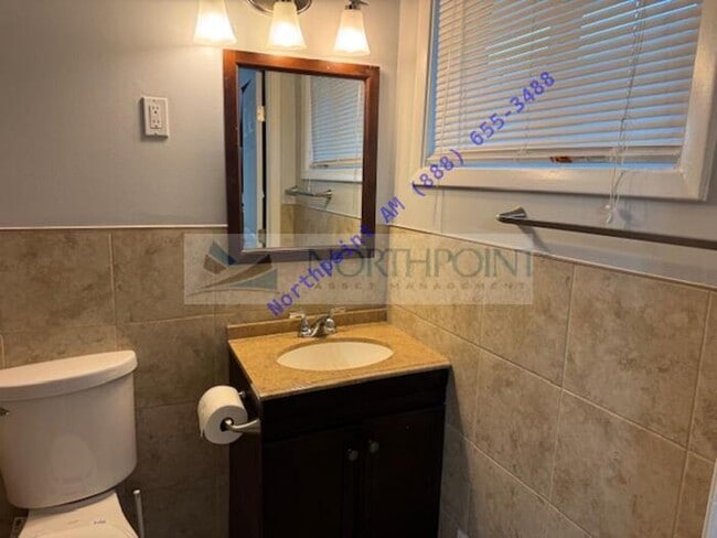 Building Photo - Well maintained home in great location!
