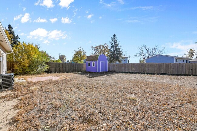 Building Photo - $1,900.00, 3-bed, 2-bath located in Colora...