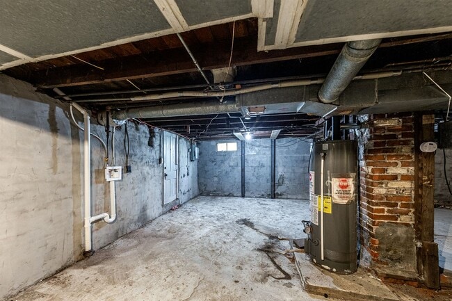 Building Photo - Remodeled 2-Bedroom Bungalow with Detached Garage & Large Backyard