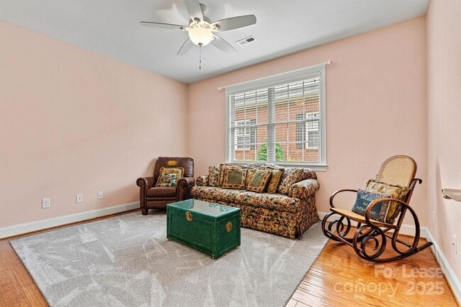 Building Photo - 2369 Stardust Ct