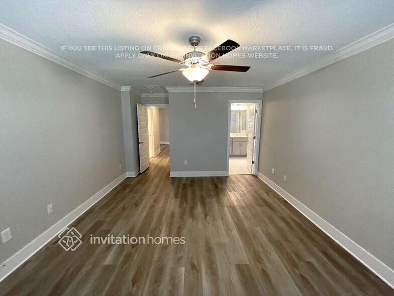 Building Photo - 9808 Little Bluestem Dr