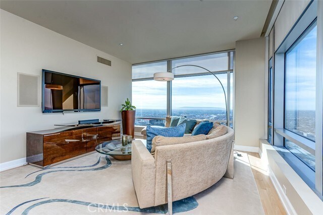 Building Photo - 900 W Olympic Blvd