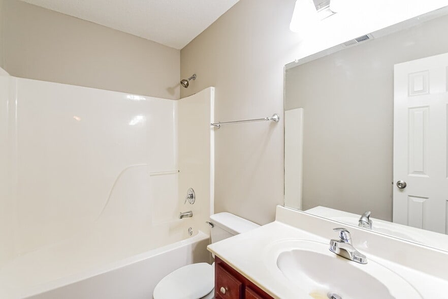 Building Photo - 6300 Sandbourne W