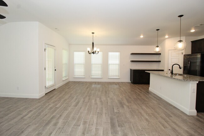 Building Photo - 1450 Ari Ave