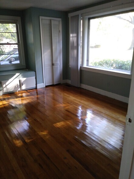 Front room can be bedroom or Office - 2609 Pioneer Rd