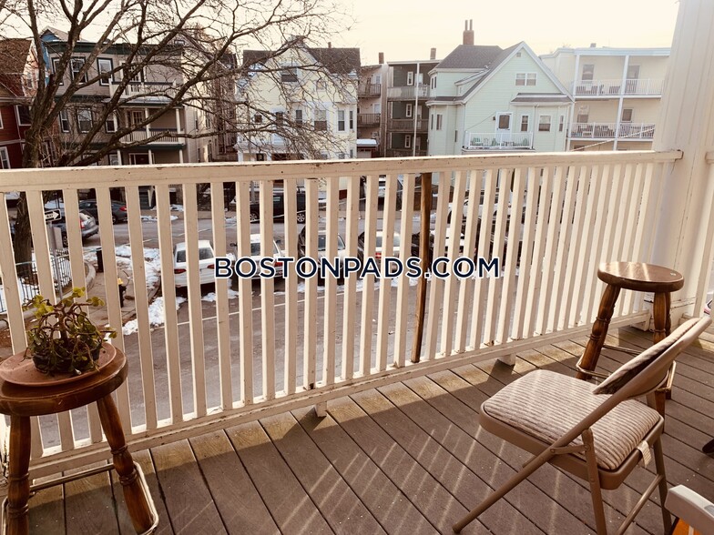 Building Photo - 31 Edison Green