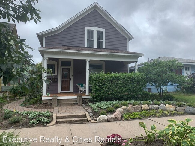 Primary Photo - 2 br, 1.5 bath House - 734 Jefferson St NE