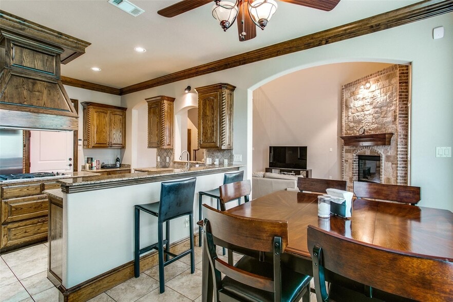 Building Photo - 1805 Castle Ct
