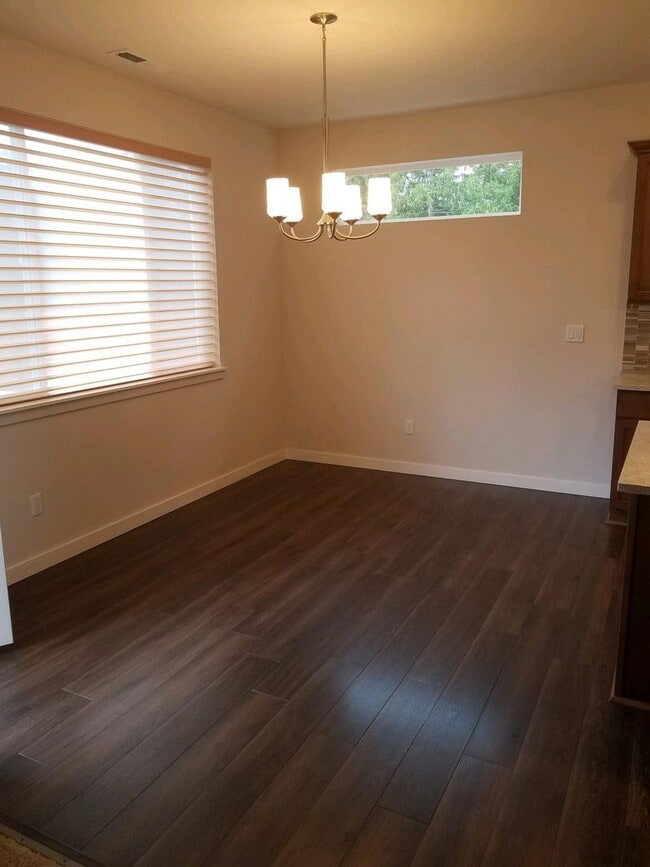 Building Photo - 4 Bedroom Home in Silverdale's Woodbridge Community!