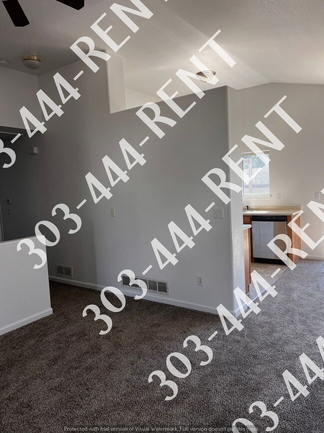 Building Photo - Single Family Ranch Style Home In Aurora!