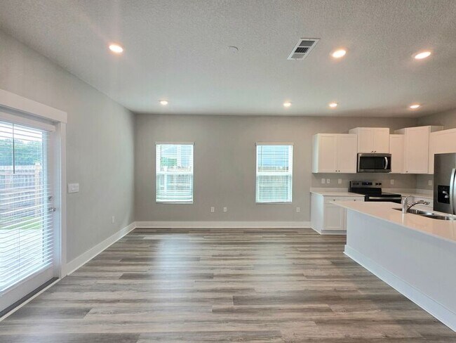 Building Photo - 4167 Pendragon Cir