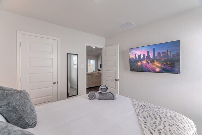 Building Photo - 8110 Alpine Bearberry Dr