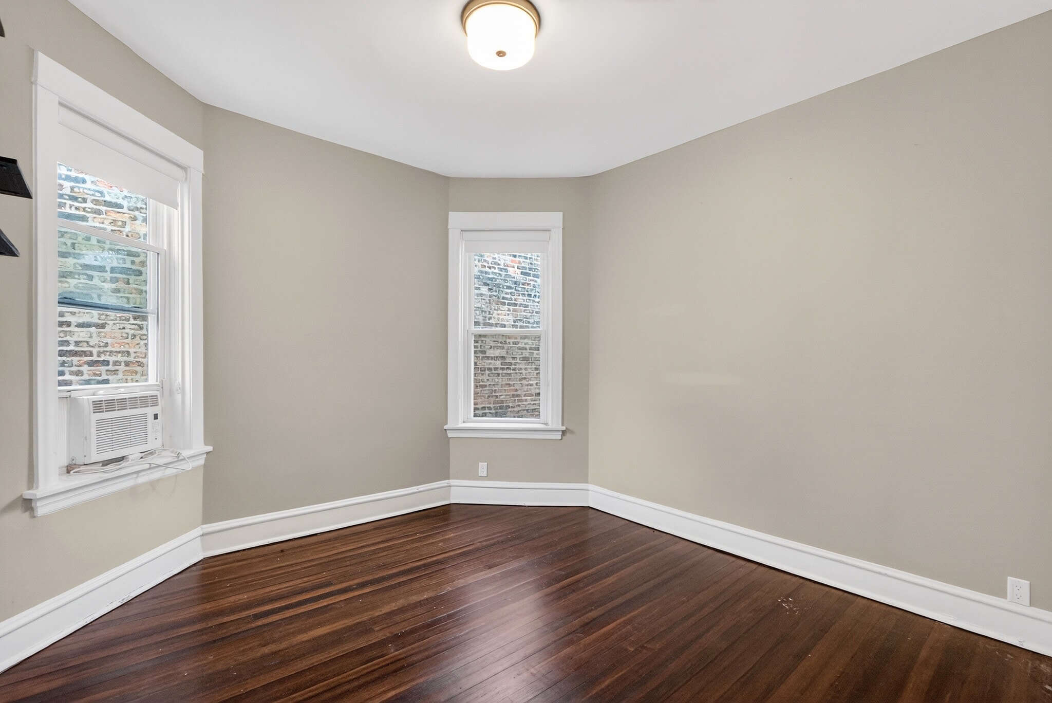 Bedroom - 5203 N Winthrop Ave