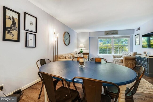 Building Photo - 7621 Provincial Dr