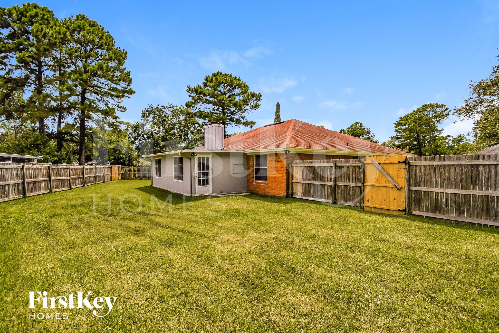 Building Photo - 10885 Copper Hill Dr