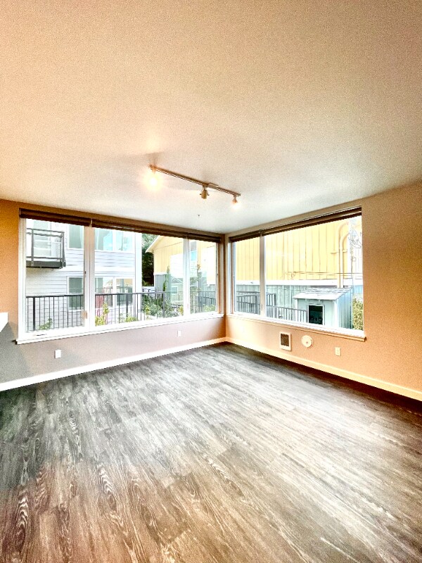 Building Photo - 1925 S I St