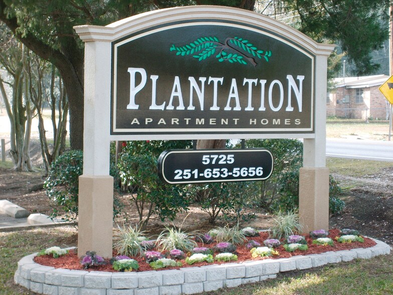 Plantation Apartments 5725 Old Pascagoula Rd Mobile AL 36619