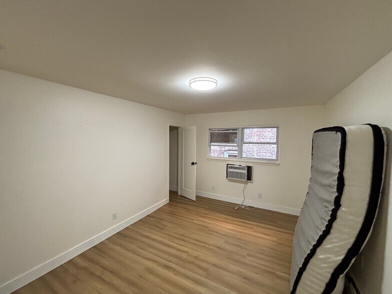 Building Photo - 140 71st St