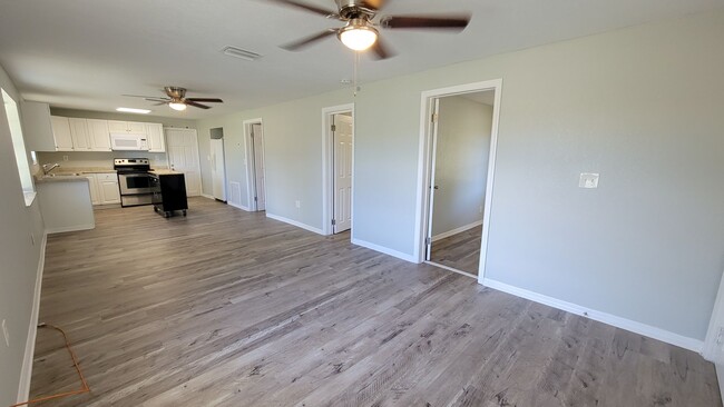 Building Photo - Nice 2bed/ 1 bath in Sarasota ~ Tallevast ...