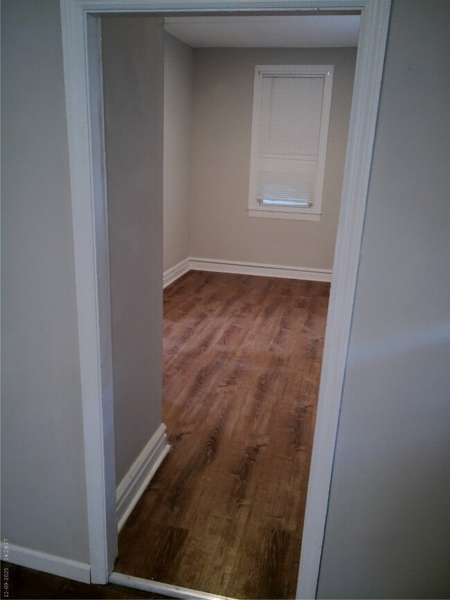 Building Photo - 6118 Vermont Ave