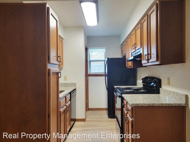 Building Photo - 1 br, 1 bath House - 11407 Springhollow Rd...