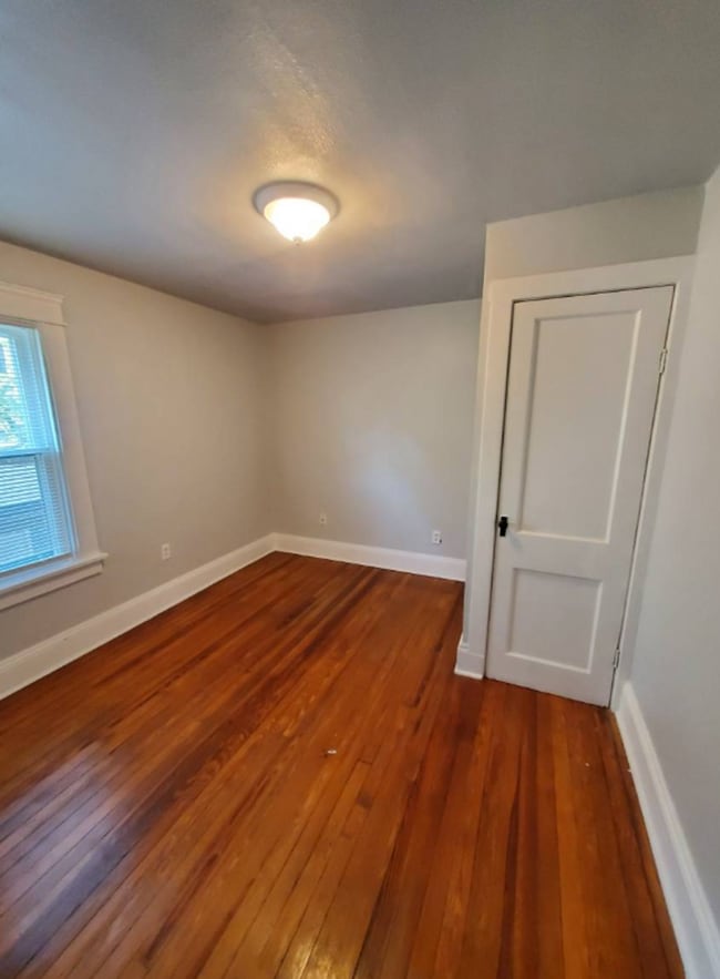 Building Photo - 15815 Parkgrove Ave