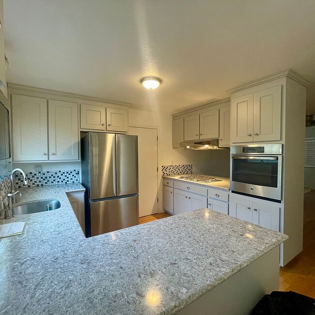 Primary Photo - 5617 Dupont Dr