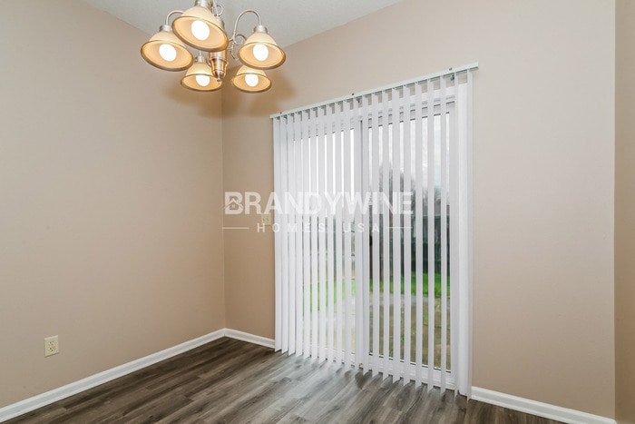 Building Photo - 7215 Parklake Pl