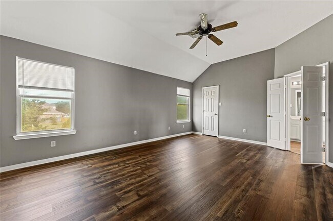 Building Photo - 5407 W Harrow Dr