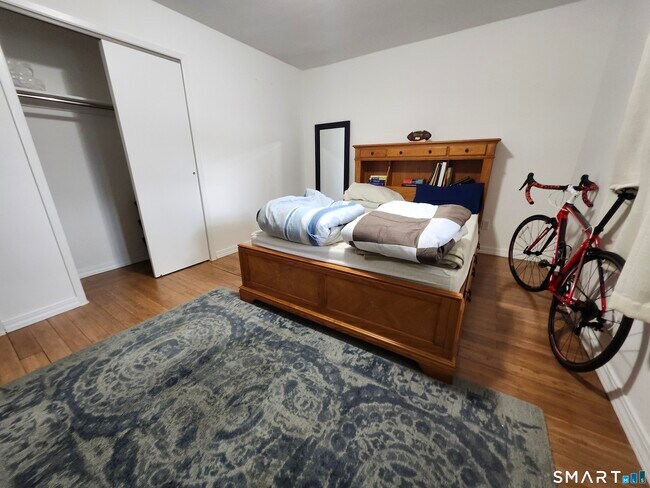 Building Photo - 4 Union Ave