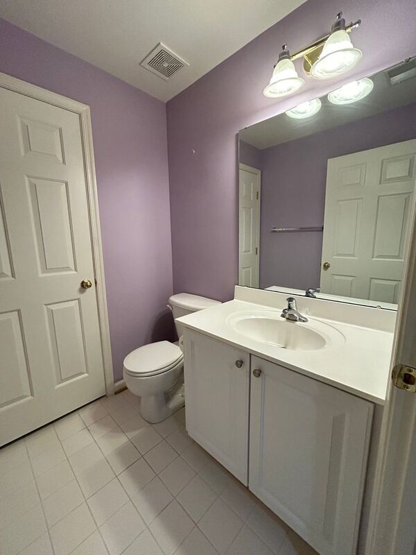Building Photo - 40 Nugent Dr
