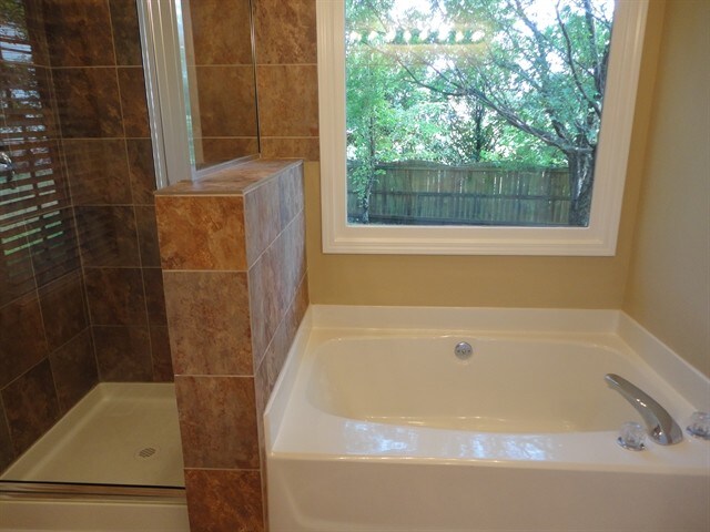 Building Photo - 14 Irish Rose Ct