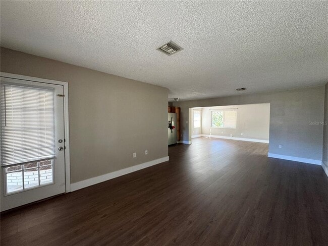 Building Photo - 310 Longwood Dr