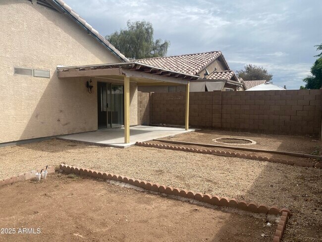 Building Photo - 8563 W Mission Ln