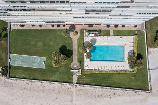 Building Photo - 7000 Beach Plaza