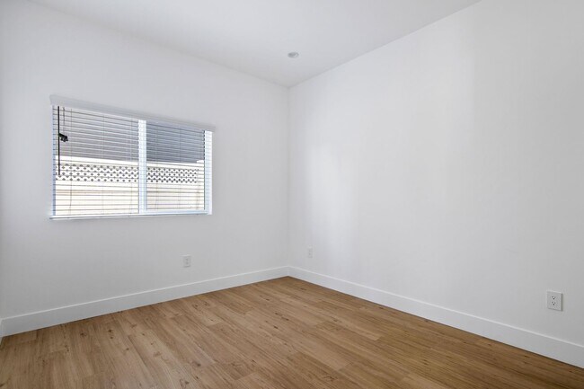 Building Photo - 18199 Sunburst St