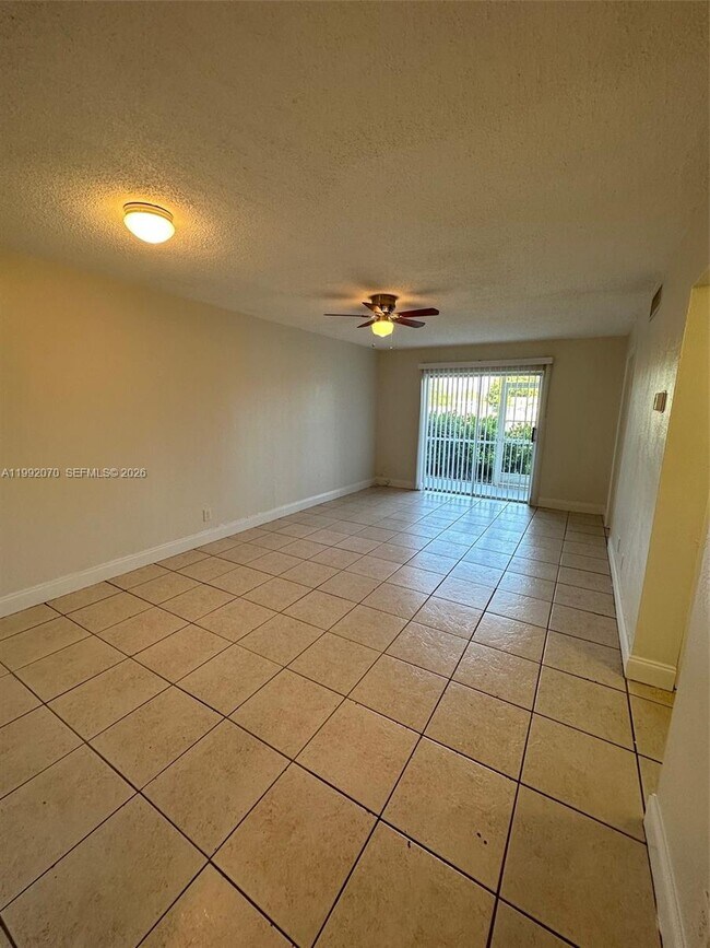 Building Photo - 2775 Taft St