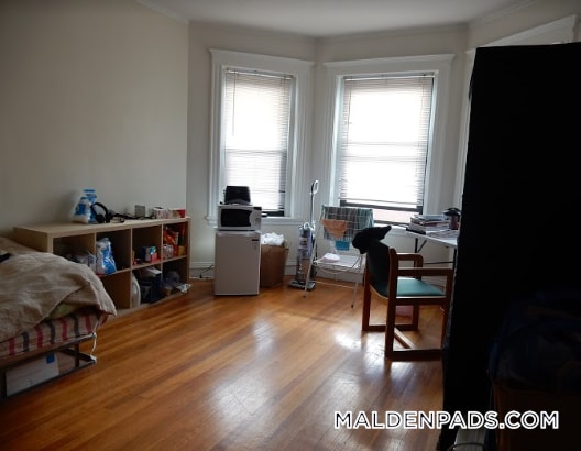 Building Photo - 17-19-19 Washington St S