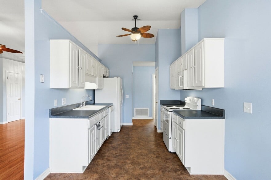 Building Photo - 3315 Bauer Rd