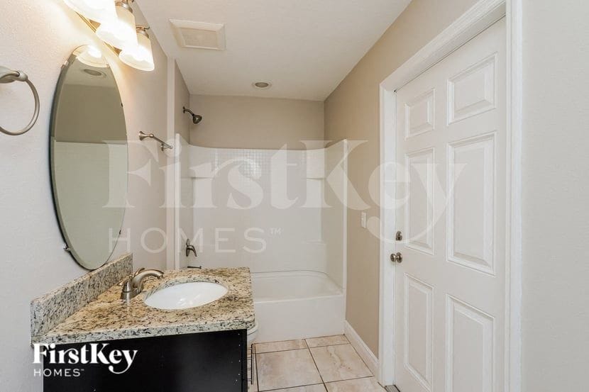 Building Photo - 368 Camellia Ct