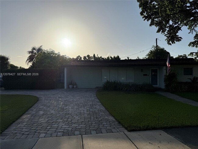 Building Photo - 4901 SW 95th Ct