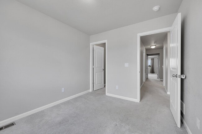 Building Photo - $2,150 - 3 Bed, 2.5 Bath Updated Townhome ...