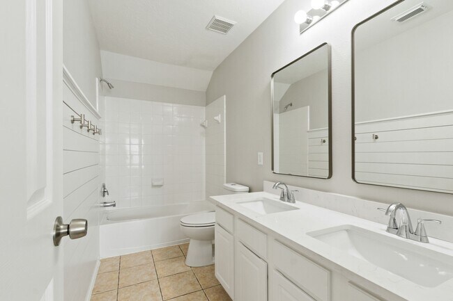 Building Photo - 21035 Summer Trace Ln