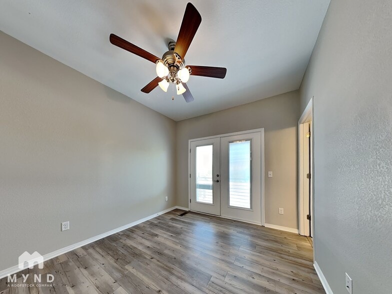 Building Photo - 1742 N Reno Dr