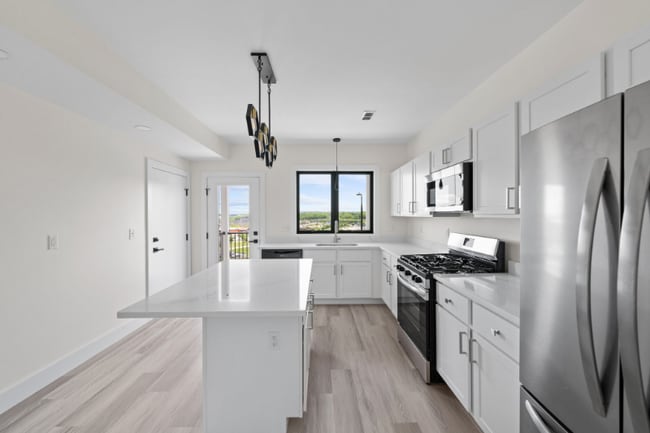 Building Photo - 1295 Holmden Ave