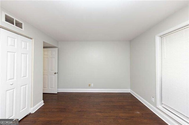 Building Photo - 2657 Lenox Rd NE